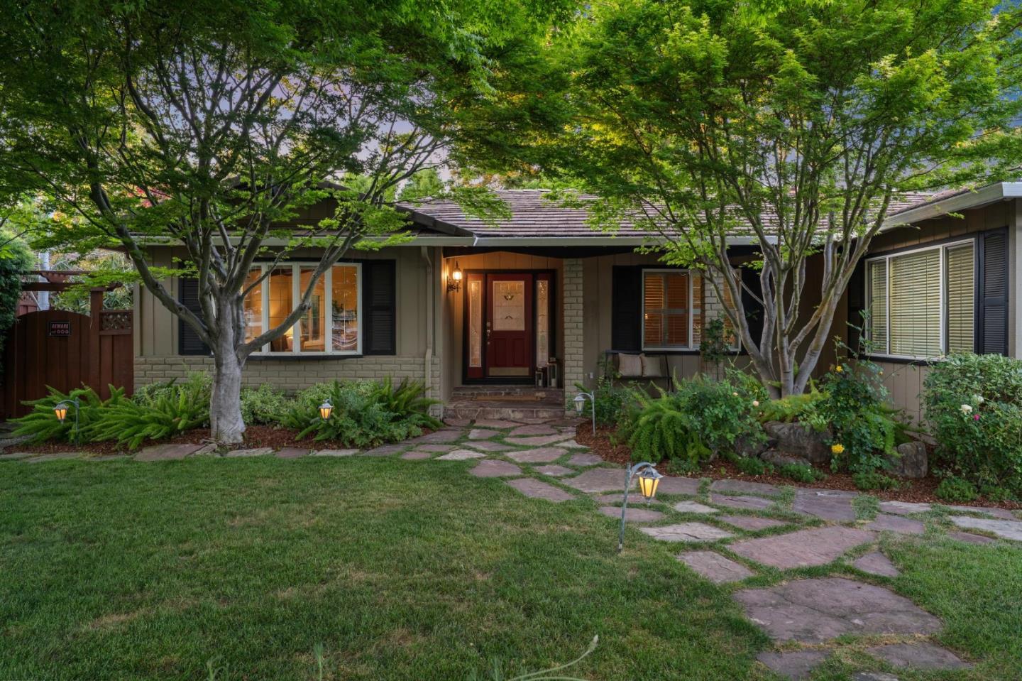 Detail Gallery Image 2 of 65 For 1275 Covington Rd, Los Altos,  CA 94024 - 4 Beds | 2 Baths