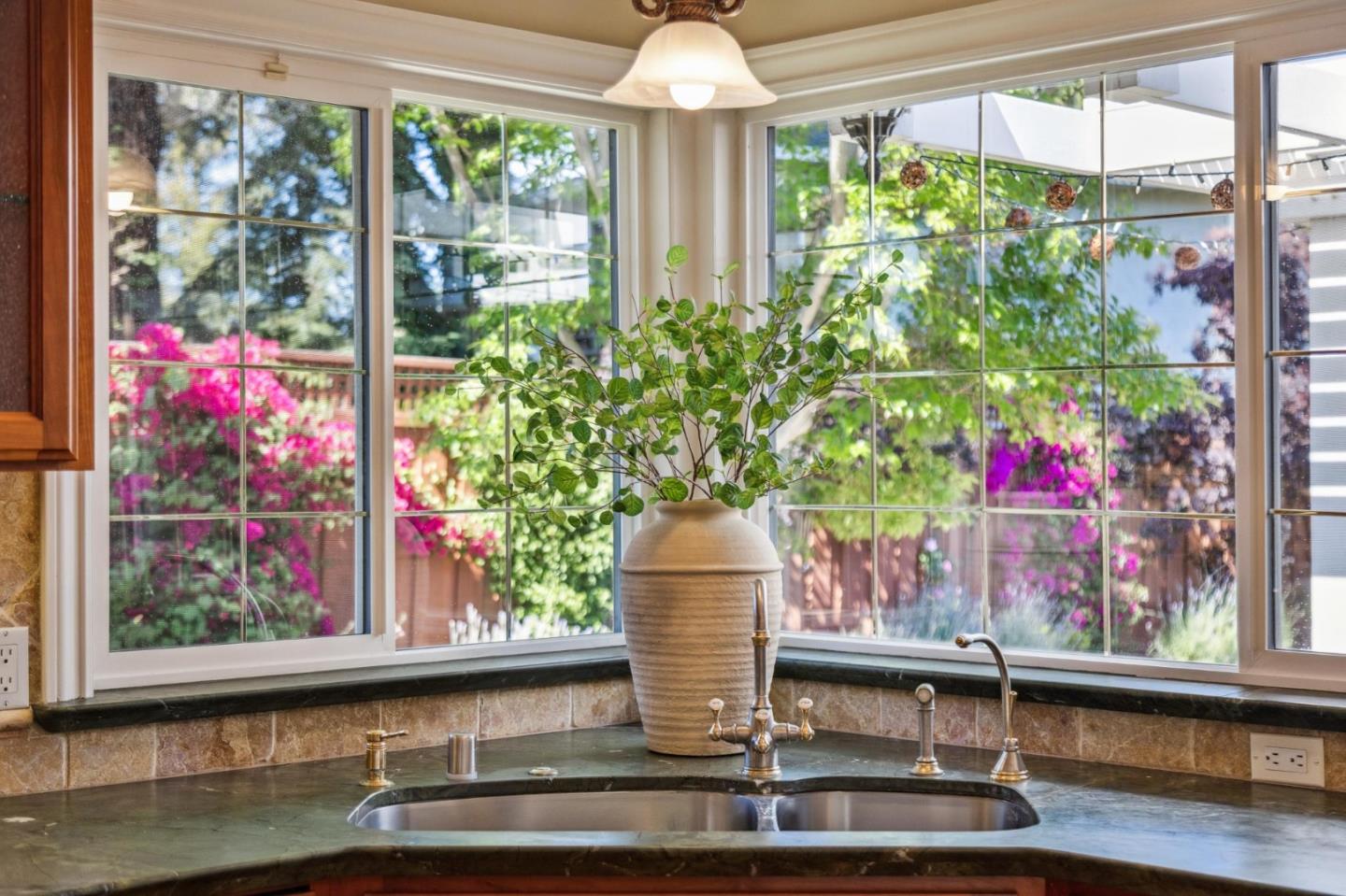 Detail Gallery Image 20 of 65 For 1275 Covington Rd, Los Altos,  CA 94024 - 4 Beds | 2 Baths