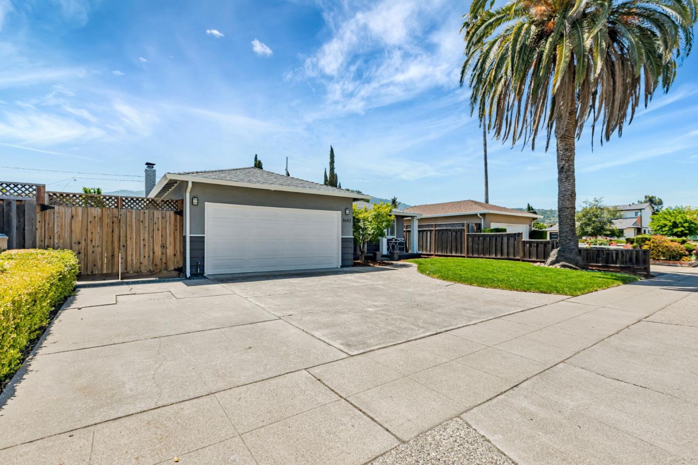 Detail Gallery Image 1 of 32 For 1642 Orchard View Dr, San Jose,  CA 95124 - 3 Beds | 2 Baths