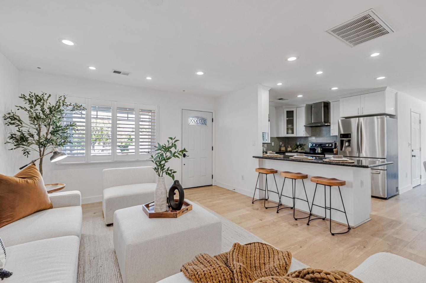 Detail Gallery Image 5 of 32 For 1642 Orchard View Dr, San Jose,  CA 95124 - 3 Beds | 2 Baths