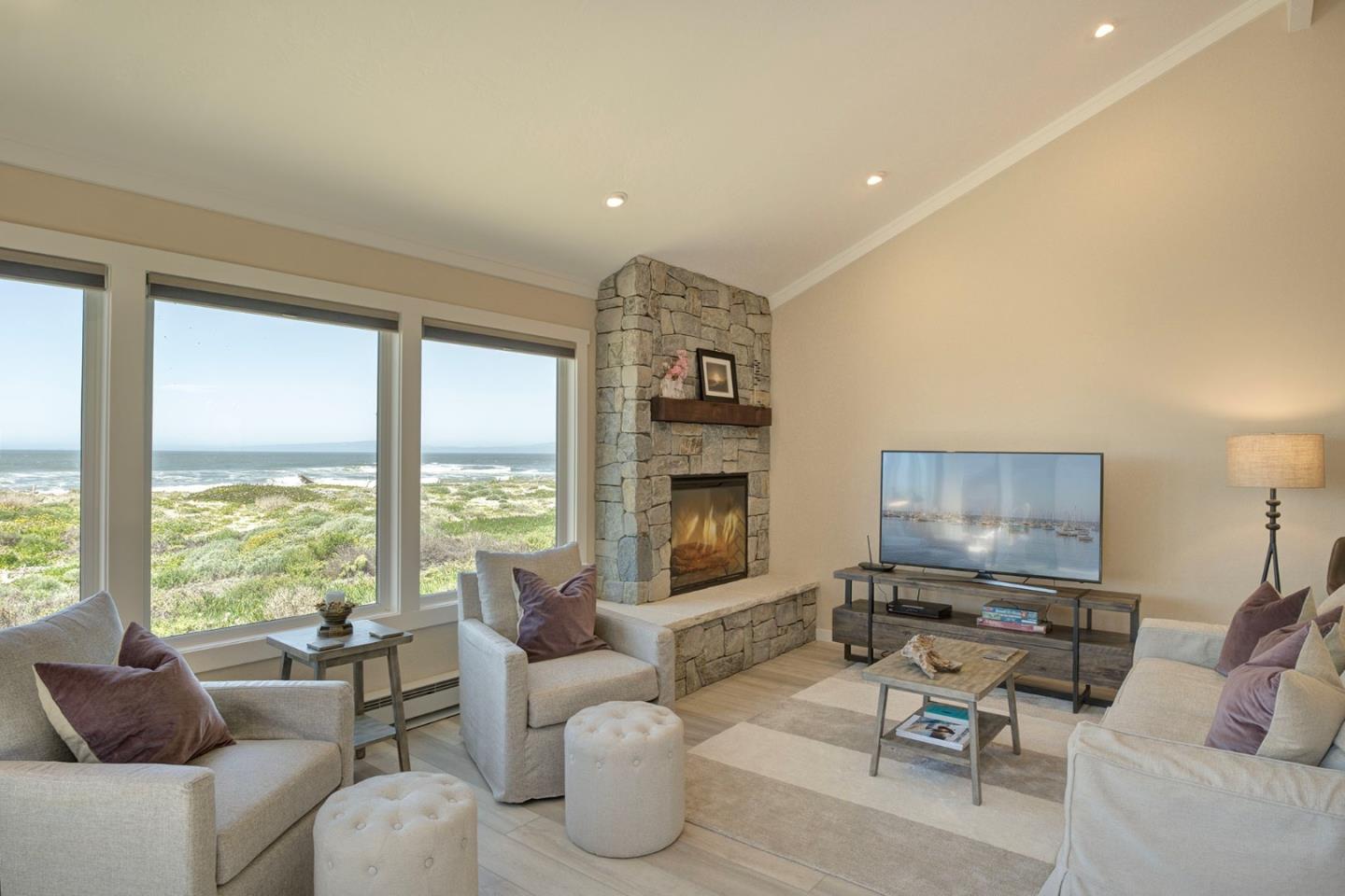 Detail Gallery Image 4 of 28 For 274 Monterey Dunes Way, Moss Landing,  CA 95039 - 2 Beds | 2 Baths