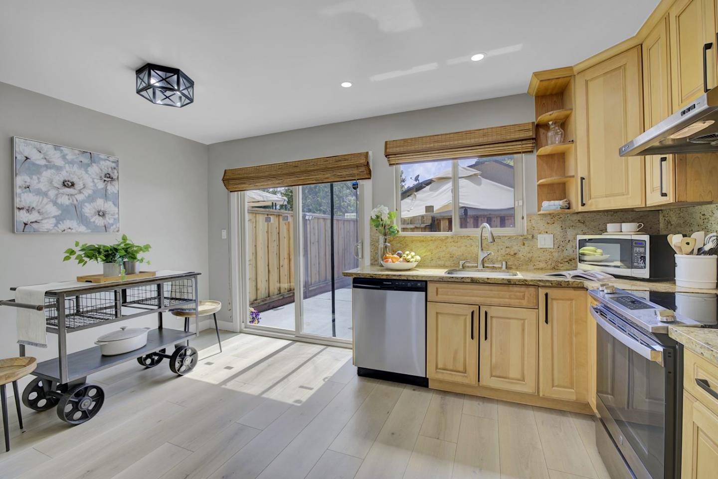 Detail Gallery Image 11 of 40 For 1181 Oddstad Blvd, Pacifica,  CA 94044 - 2 Beds | 1/1 Baths