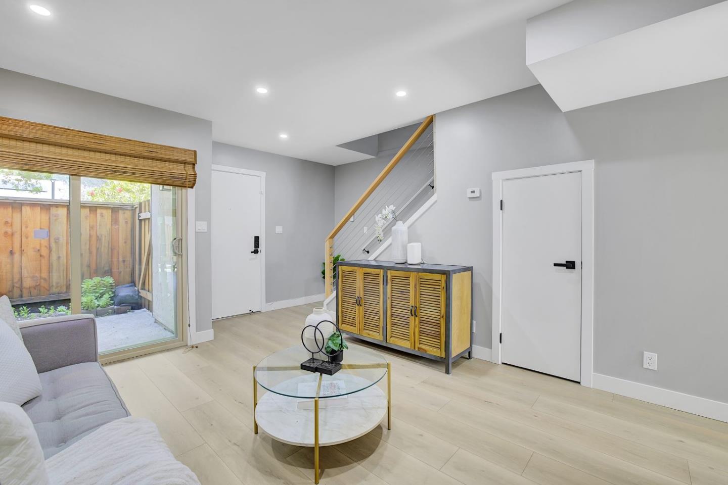 Detail Gallery Image 3 of 40 For 1181 Oddstad Blvd, Pacifica,  CA 94044 - 2 Beds | 1/1 Baths
