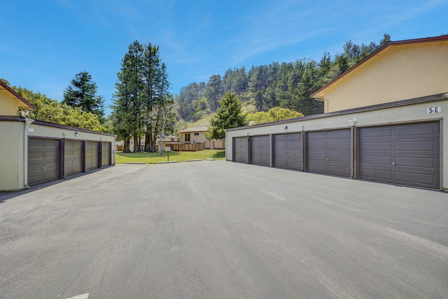 Detail Gallery Image 34 of 40 For 1181 Oddstad Blvd, Pacifica,  CA 94044 - 2 Beds | 1/1 Baths