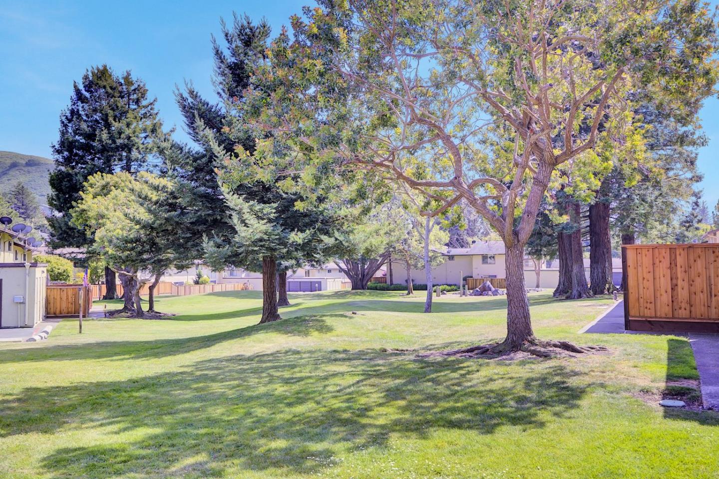 Detail Gallery Image 35 of 40 For 1181 Oddstad Blvd, Pacifica,  CA 94044 - 2 Beds | 1/1 Baths