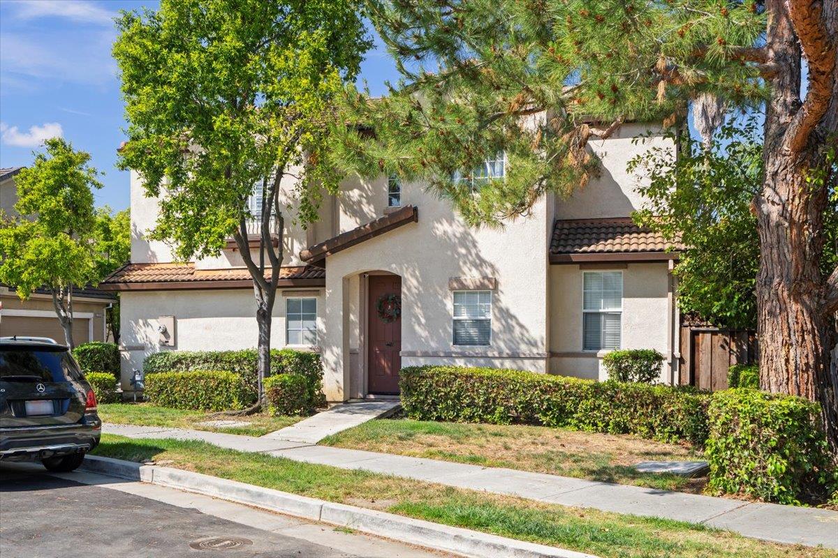 Detail Gallery Image 1 of 30 For 2255 Ironpicket Ct, San Jose,  CA 95116 - 3 Beds | 2/1 Baths