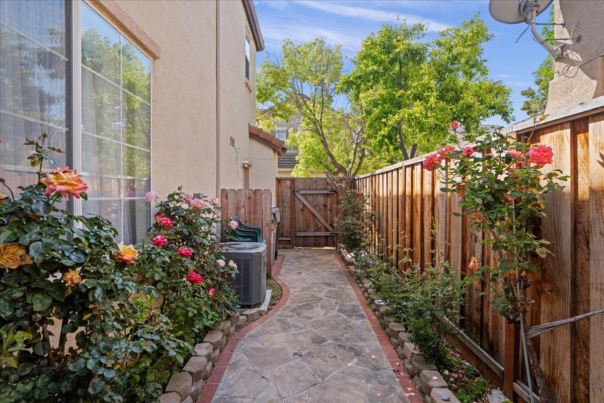 Detail Gallery Image 24 of 30 For 2255 Ironpicket Ct, San Jose,  CA 95116 - 3 Beds | 2/1 Baths