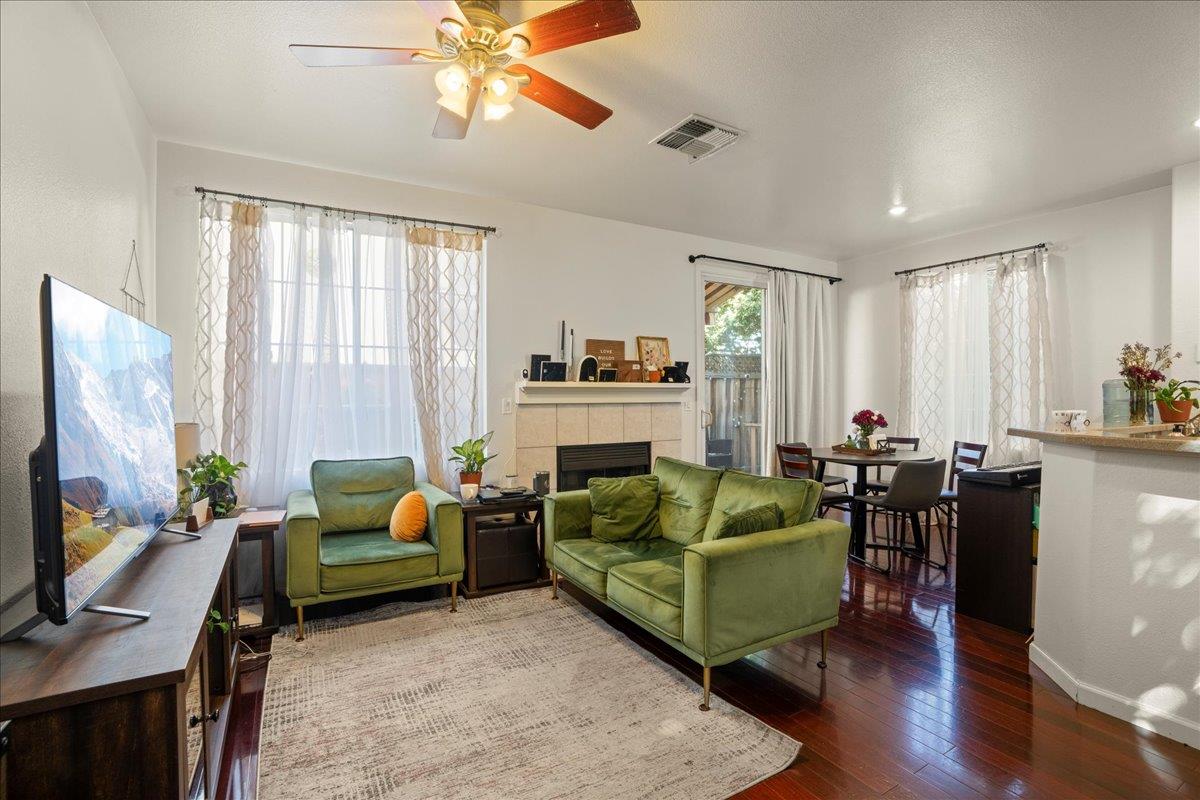 Detail Gallery Image 3 of 30 For 2255 Ironpicket Ct, San Jose,  CA 95116 - 3 Beds | 2/1 Baths