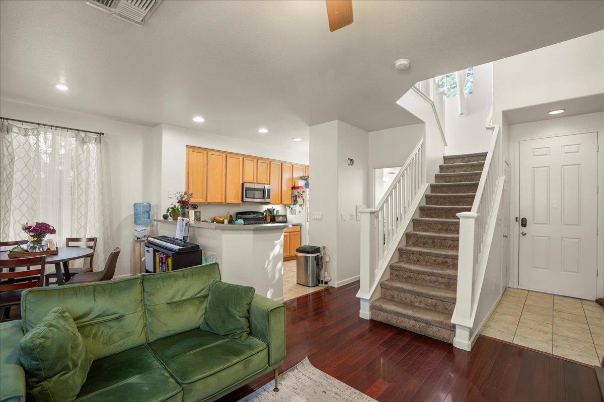 Detail Gallery Image 5 of 30 For 2255 Ironpicket Ct, San Jose,  CA 95116 - 3 Beds | 2/1 Baths