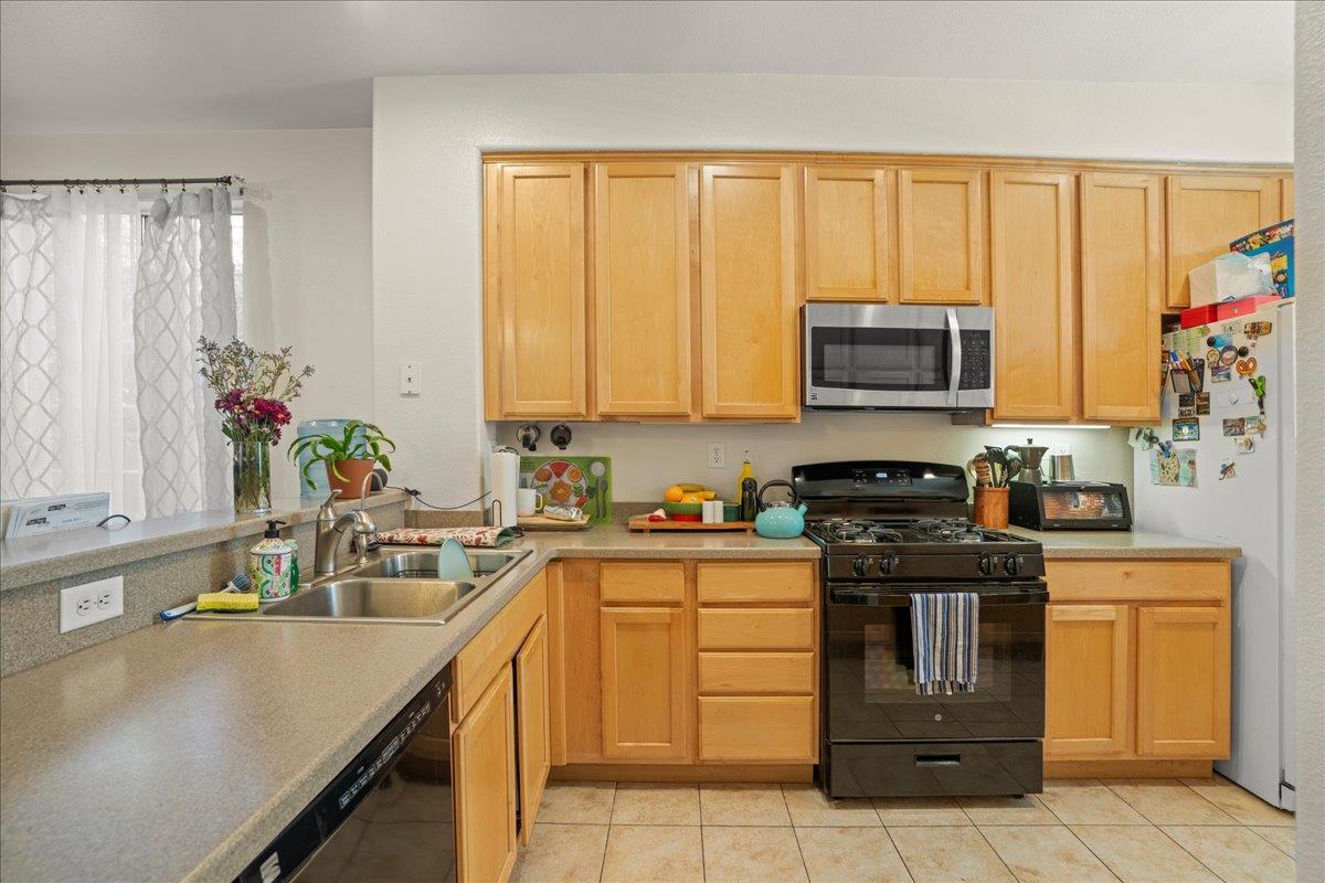 Detail Gallery Image 7 of 30 For 2255 Ironpicket Ct, San Jose,  CA 95116 - 3 Beds | 2/1 Baths