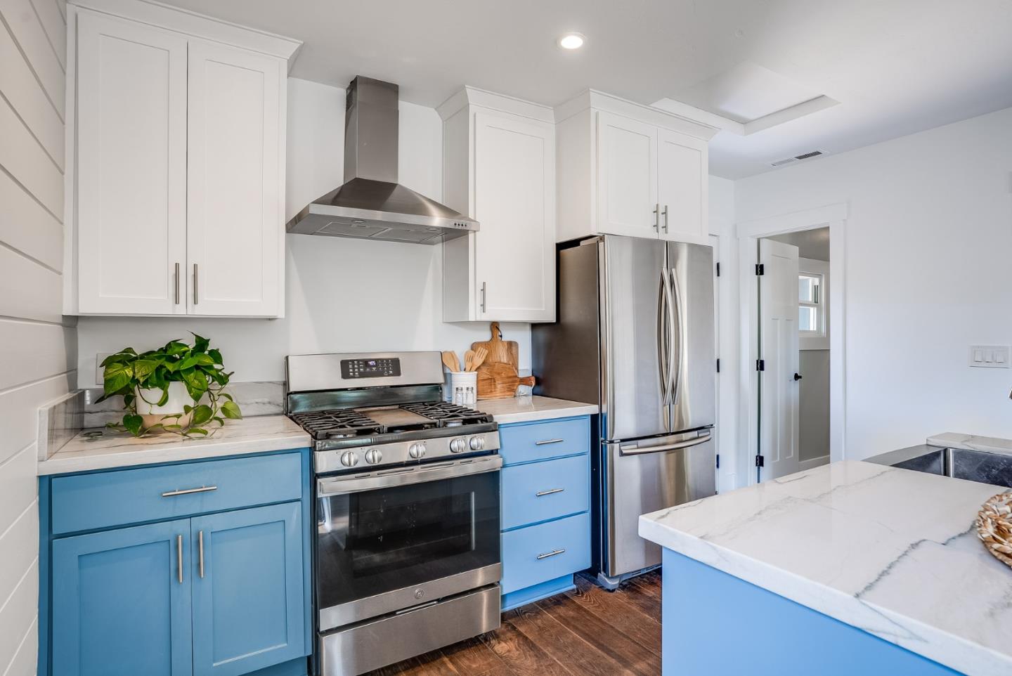 Detail Gallery Image 12 of 47 For 613 Windsor St, Santa Cruz,  CA 95062 - 2 Beds | 1 Baths