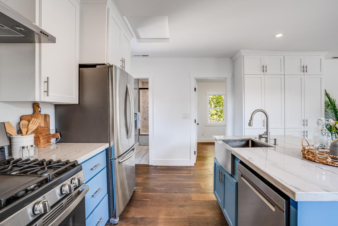 Detail Gallery Image 13 of 47 For 613 Windsor St, Santa Cruz,  CA 95062 - 2 Beds | 1 Baths