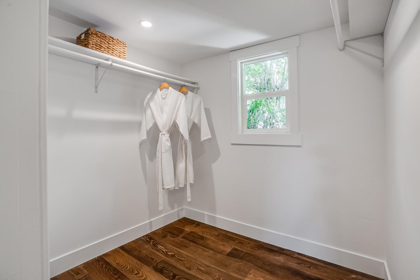 Detail Gallery Image 15 of 47 For 613 Windsor St, Santa Cruz,  CA 95062 - 2 Beds | 1 Baths