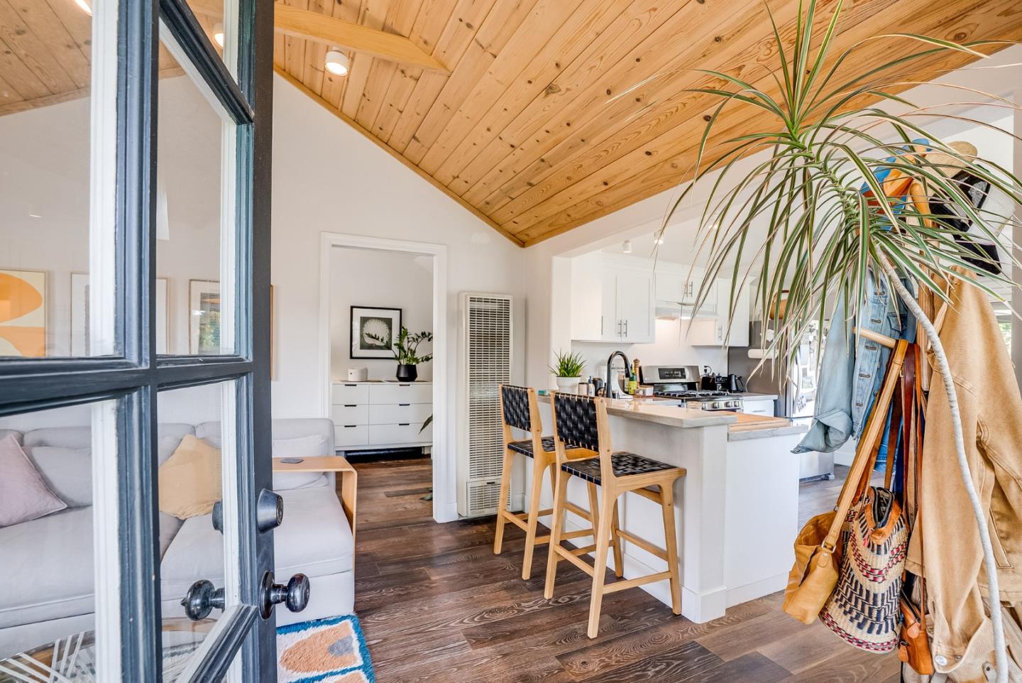 Detail Gallery Image 33 of 47 For 613 Windsor St, Santa Cruz,  CA 95062 - 2 Beds | 1 Baths