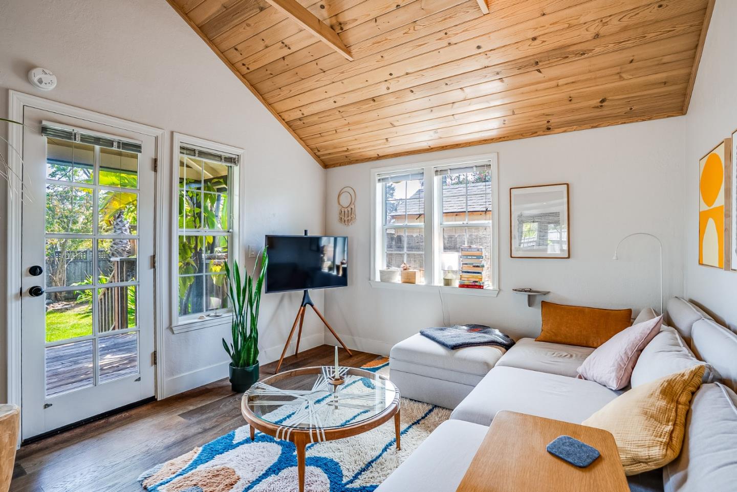 Detail Gallery Image 35 of 47 For 613 Windsor St, Santa Cruz,  CA 95062 - 2 Beds | 1 Baths