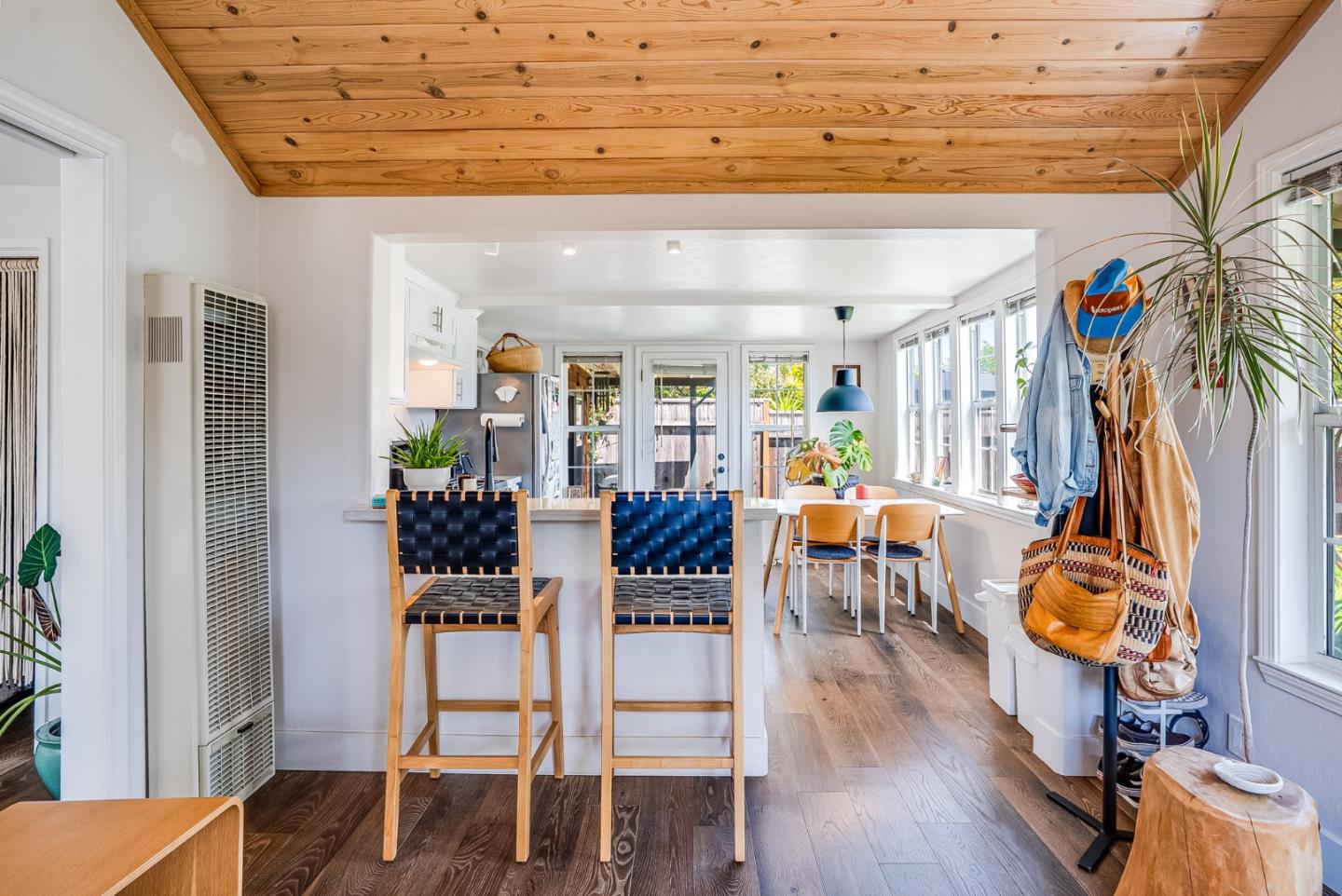 Detail Gallery Image 38 of 47 For 613 Windsor St, Santa Cruz,  CA 95062 - 2 Beds | 1 Baths