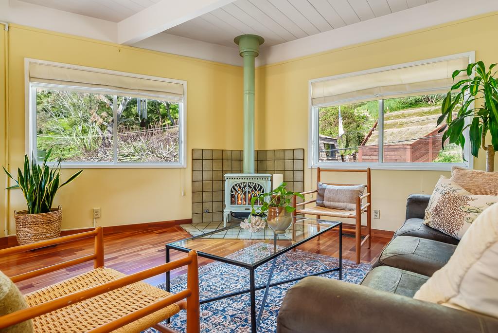 Detail Gallery Image 14 of 39 For 249 Spreckels Dr, Aptos,  CA 95003 - 3 Beds | 2 Baths