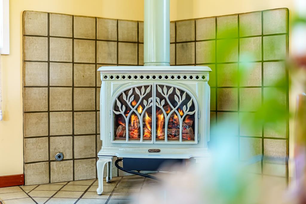 Detail Gallery Image 15 of 39 For 249 Spreckels Dr, Aptos,  CA 95003 - 3 Beds | 2 Baths