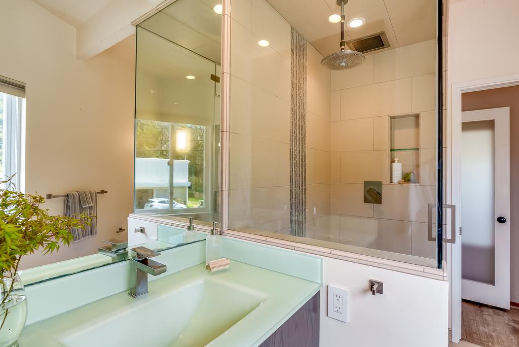 Detail Gallery Image 28 of 39 For 249 Spreckels Dr, Aptos,  CA 95003 - 3 Beds | 2 Baths
