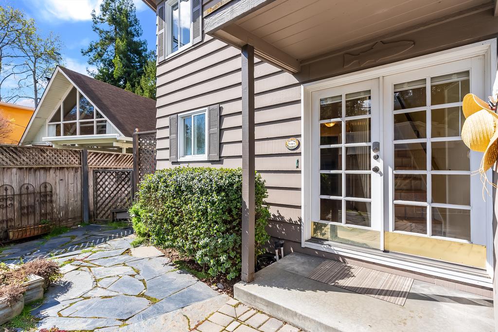 Detail Gallery Image 7 of 39 For 249 Spreckels Dr, Aptos,  CA 95003 - 3 Beds | 2 Baths