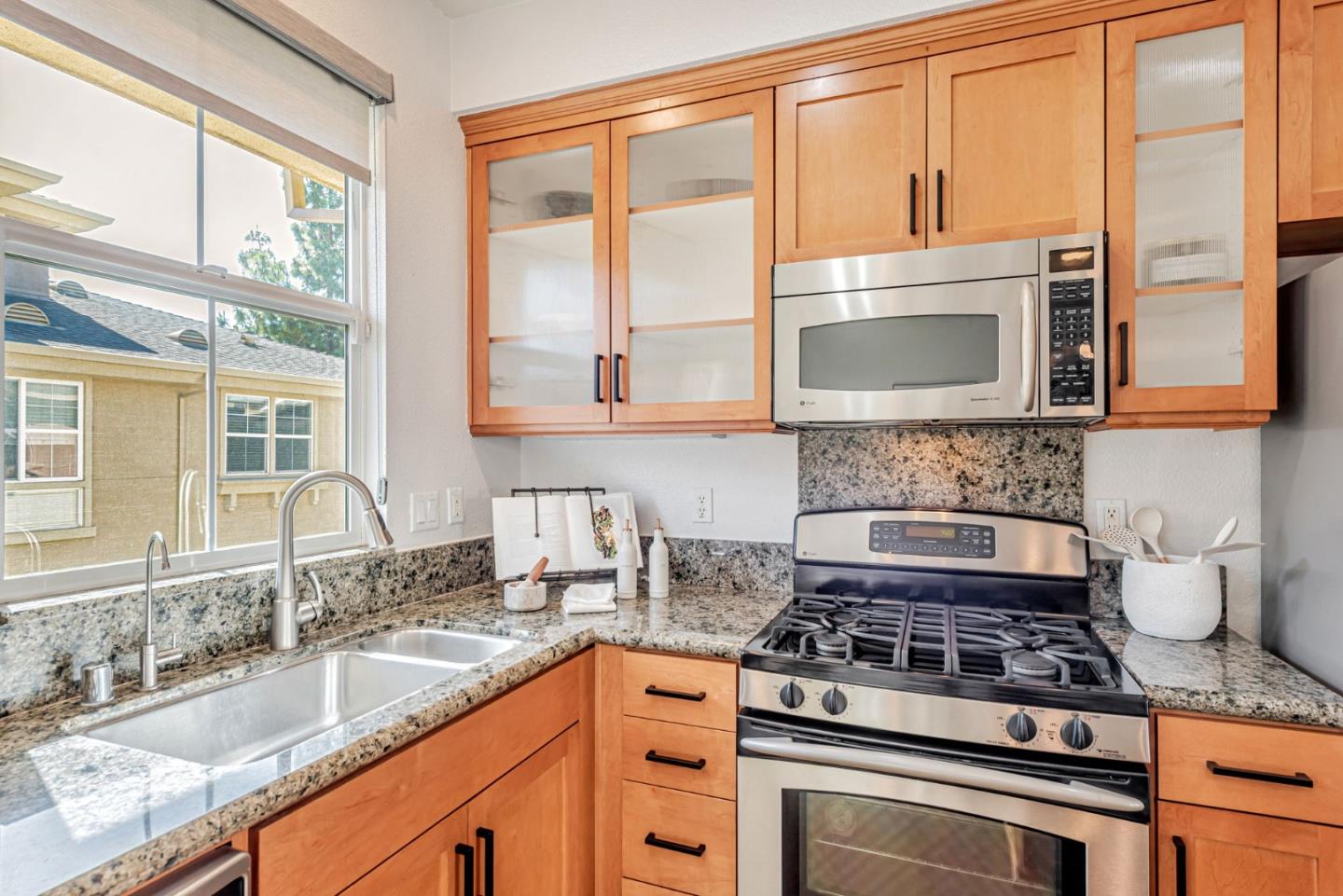 Detail Gallery Image 10 of 38 For 511 Mariani Ln, San Jose,  CA 95112 - 2 Beds | 2/1 Baths