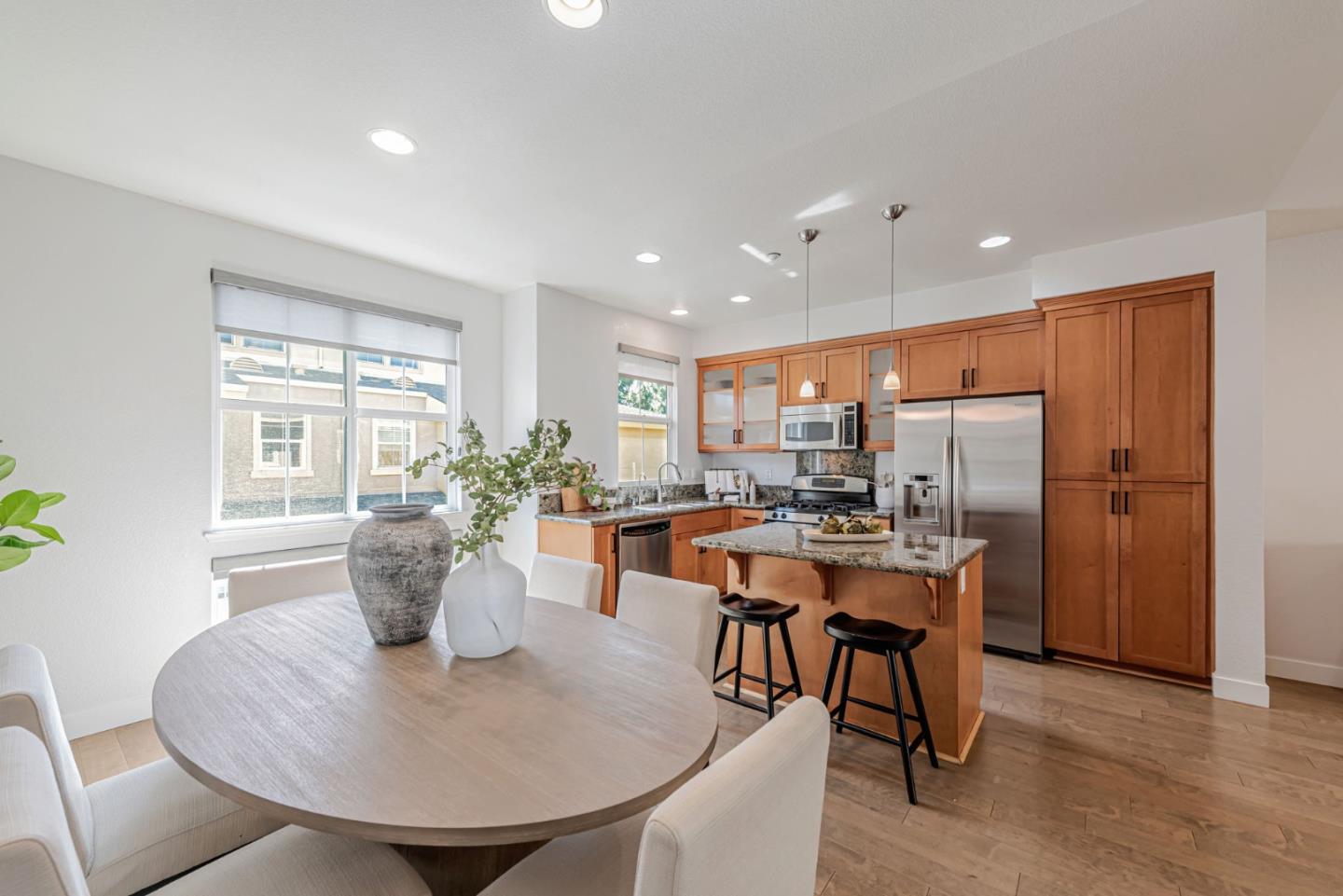 Detail Gallery Image 12 of 38 For 511 Mariani Ln, San Jose,  CA 95112 - 2 Beds | 2/1 Baths