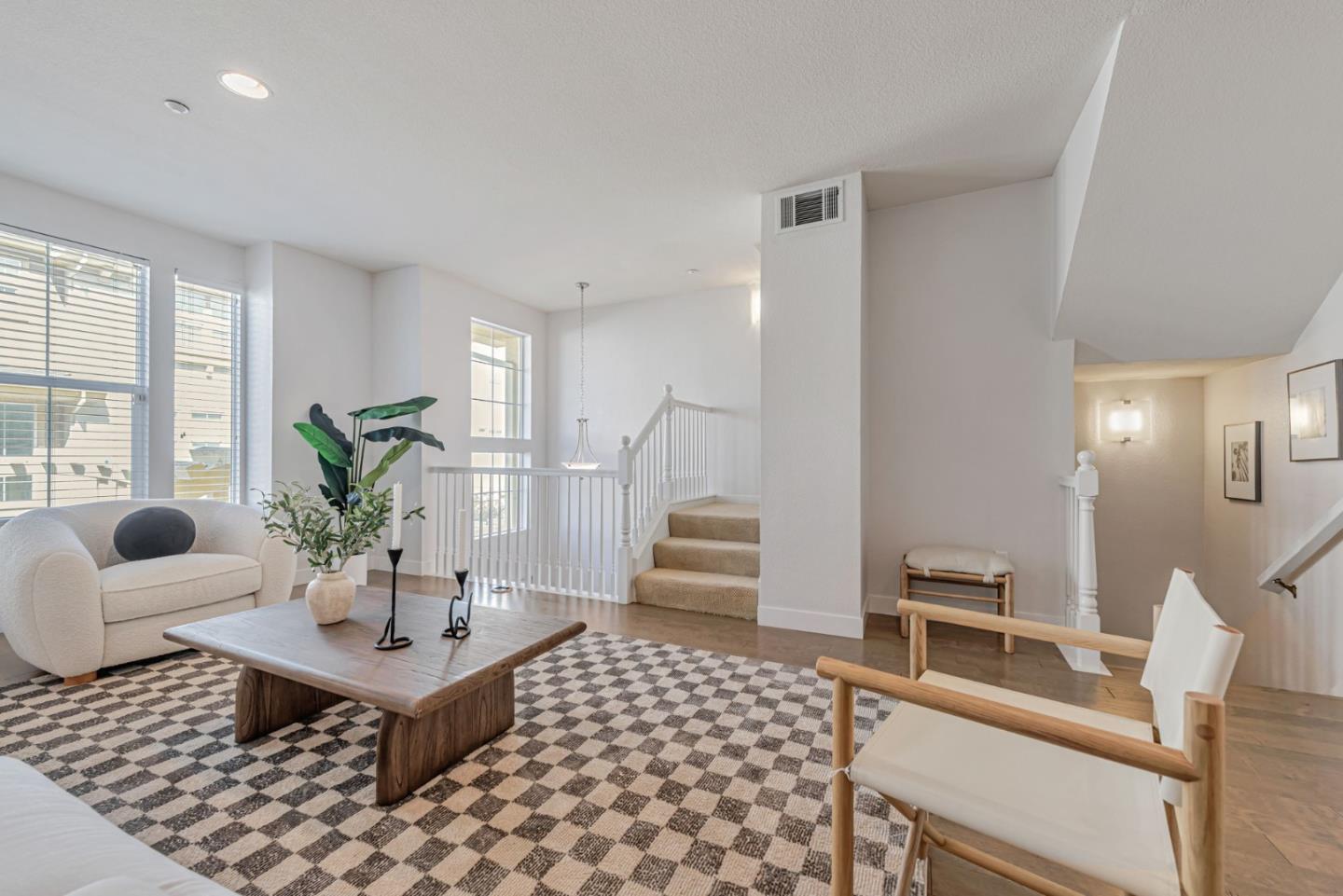 Detail Gallery Image 2 of 38 For 511 Mariani Ln, San Jose,  CA 95112 - 2 Beds | 2/1 Baths