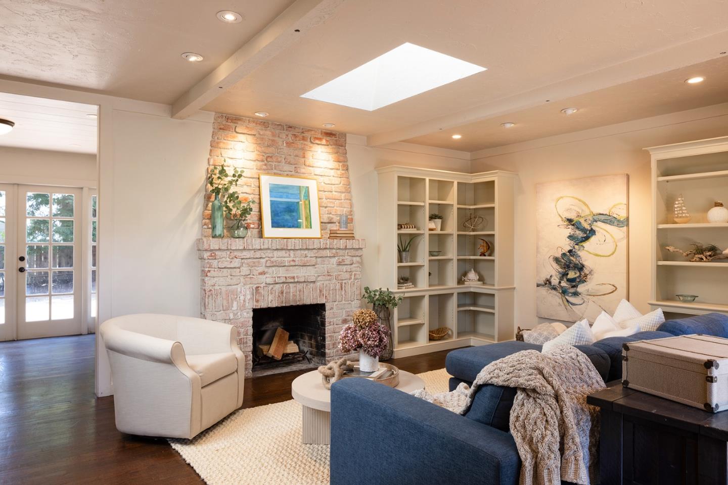 Detail Gallery Image 2 of 16 For 945 Colton St, Monterey,  CA 93940 - 2 Beds | 1 Baths