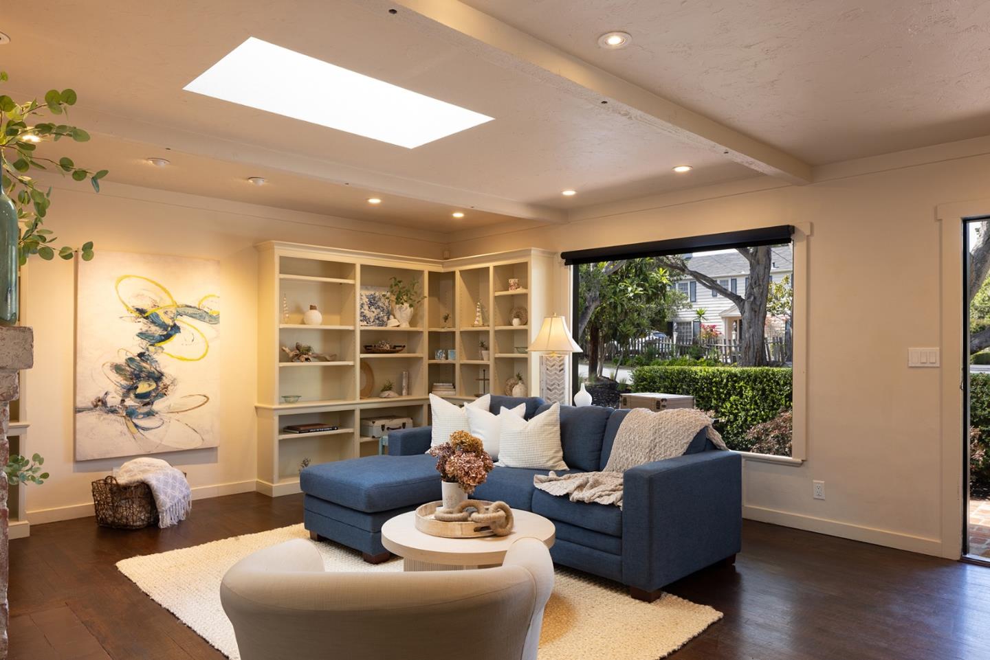 Detail Gallery Image 3 of 16 For 945 Colton St, Monterey,  CA 93940 - 2 Beds | 1 Baths