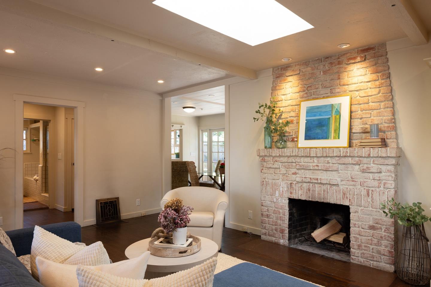 Detail Gallery Image 4 of 16 For 945 Colton St, Monterey,  CA 93940 - 2 Beds | 1 Baths
