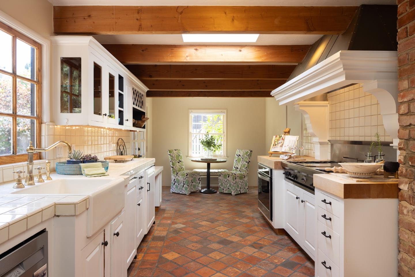 Detail Gallery Image 6 of 16 For 945 Colton St, Monterey,  CA 93940 - 2 Beds | 1 Baths