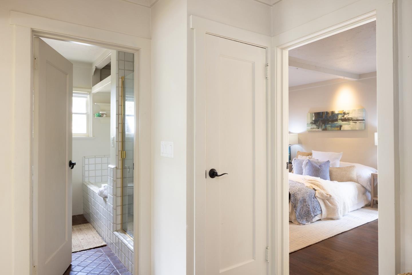 Detail Gallery Image 9 of 16 For 945 Colton St, Monterey,  CA 93940 - 2 Beds | 1 Baths