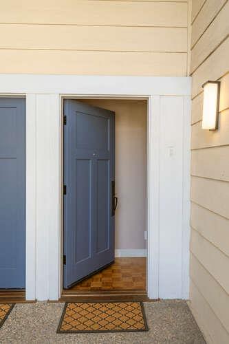 Detail Gallery Image 3 of 33 For 2044 Fairmont Dr, San Mateo,  CA 94402 - 1 Beds | 1 Baths