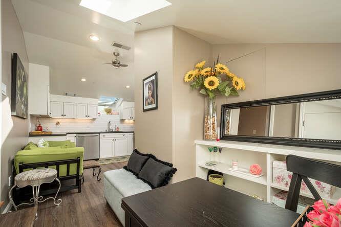 Detail Gallery Image 7 of 33 For 2044 Fairmont Dr, San Mateo,  CA 94402 - 1 Beds | 1 Baths