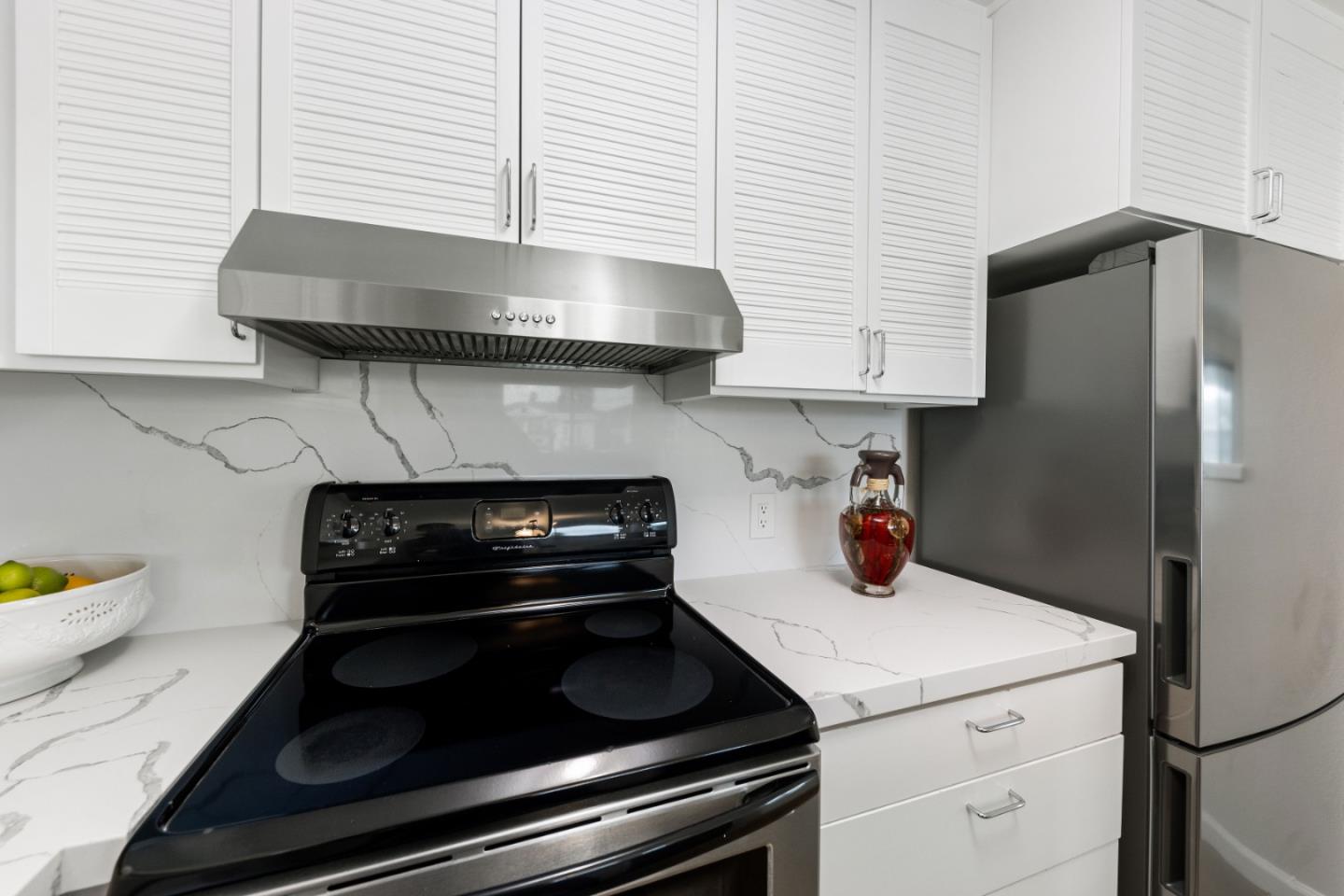 Detail Gallery Image 10 of 35 For 100 Lucky Dr #105,  Corte Madera,  CA 94925 - 2 Beds | 2 Baths