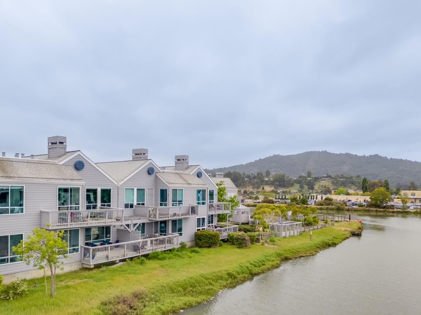 Detail Gallery Image 31 of 35 For 100 Lucky Dr #105,  Corte Madera,  CA 94925 - 2 Beds | 2 Baths