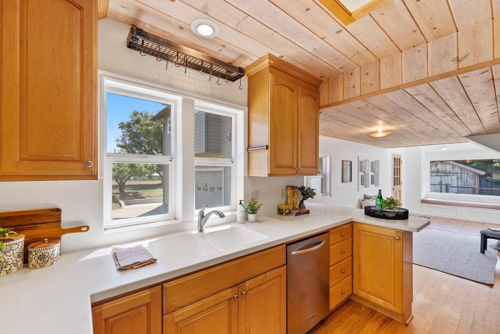 Detail Gallery Image 8 of 47 For 277 Wheelock Rd, Corralitos,  CA 95076 - 3 Beds | 2 Baths