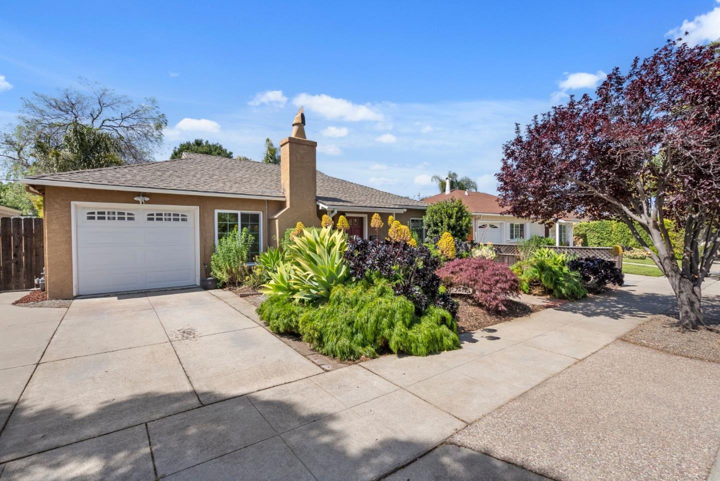 Detail Gallery Image 2 of 26 For 1048 Inverness Dr, San Carlos,  CA 94070 - 3 Beds | 2/1 Baths