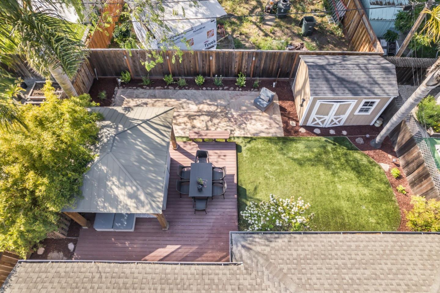 Detail Gallery Image 24 of 26 For 1048 Inverness Dr, San Carlos,  CA 94070 - 3 Beds | 2/1 Baths