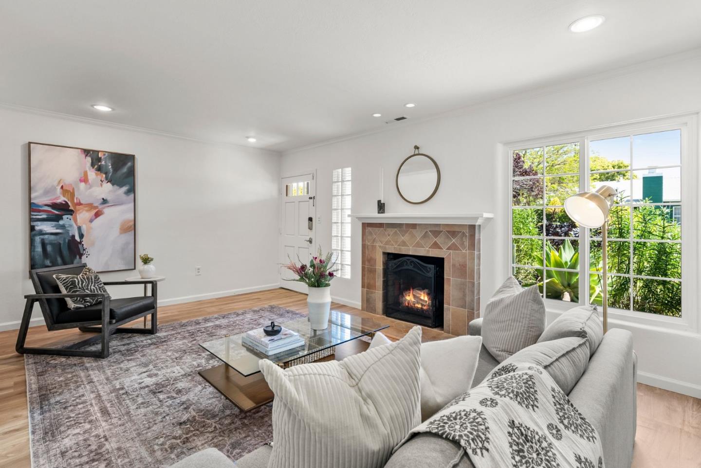 Detail Gallery Image 4 of 26 For 1048 Inverness Dr, San Carlos,  CA 94070 - 3 Beds | 2/1 Baths