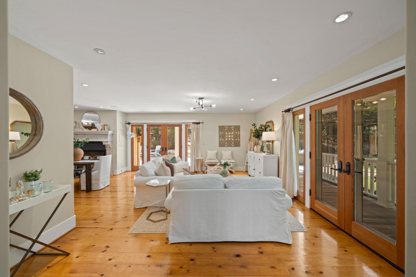 Detail Gallery Image 17 of 97 For 1353 Edgewood Rd, Redwood City,  CA 94062 - 3 Beds | 3/1 Baths