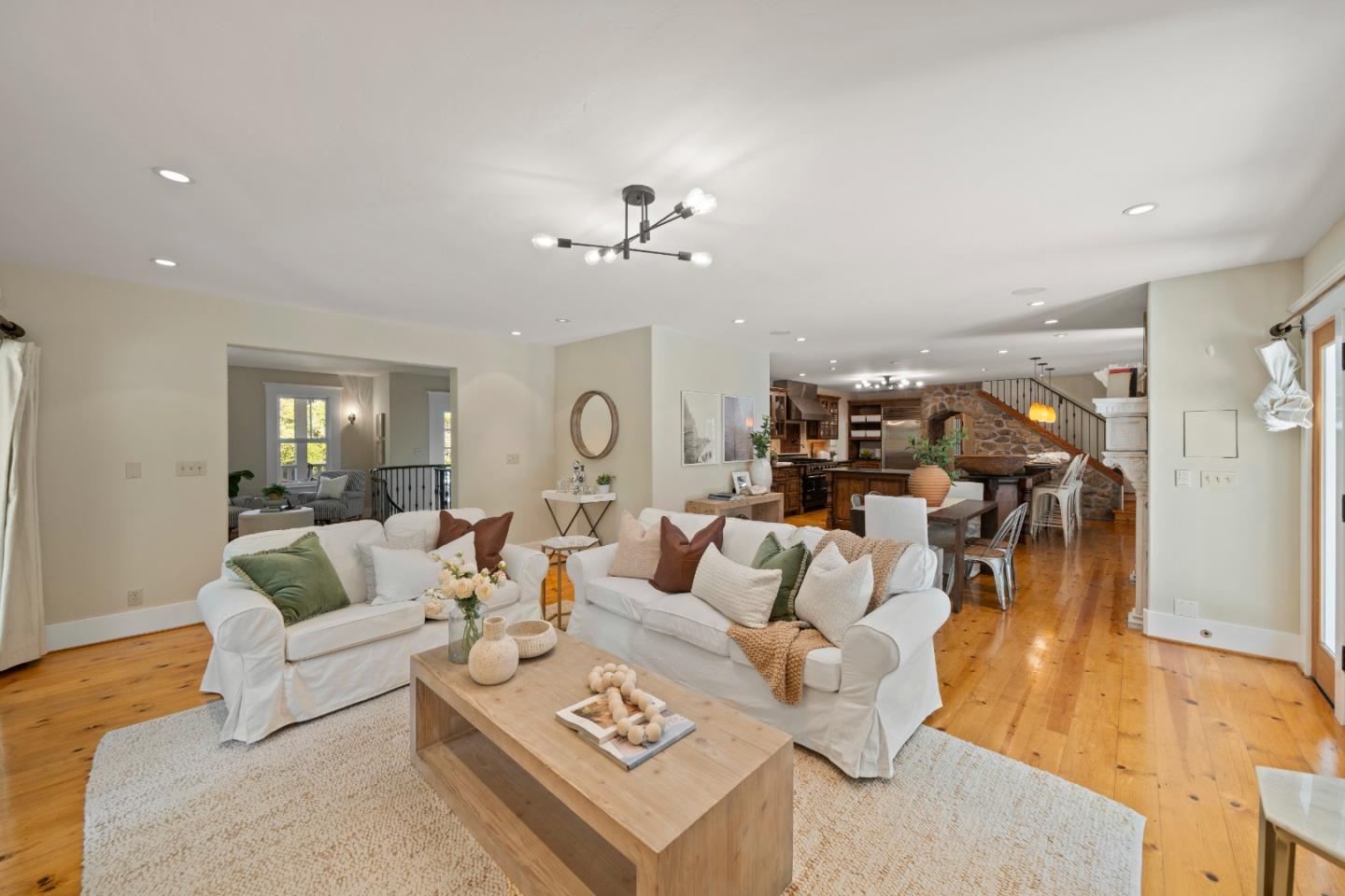 Detail Gallery Image 19 of 97 For 1353 Edgewood Rd, Redwood City,  CA 94062 - 3 Beds | 3/1 Baths