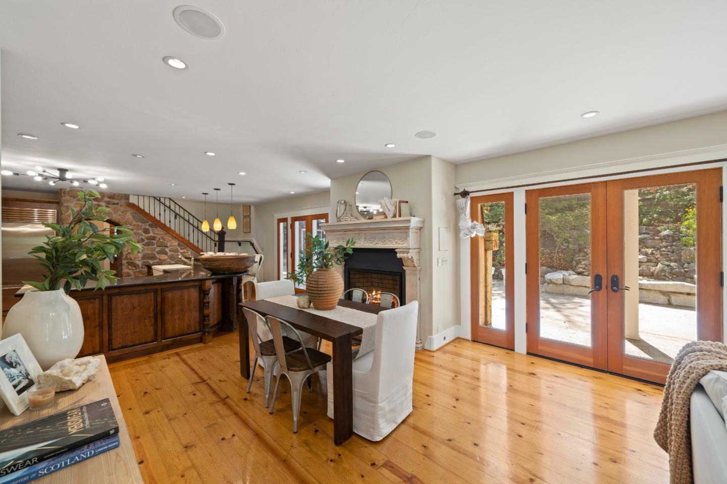 Detail Gallery Image 20 of 97 For 1353 Edgewood Rd, Redwood City,  CA 94062 - 3 Beds | 3/1 Baths