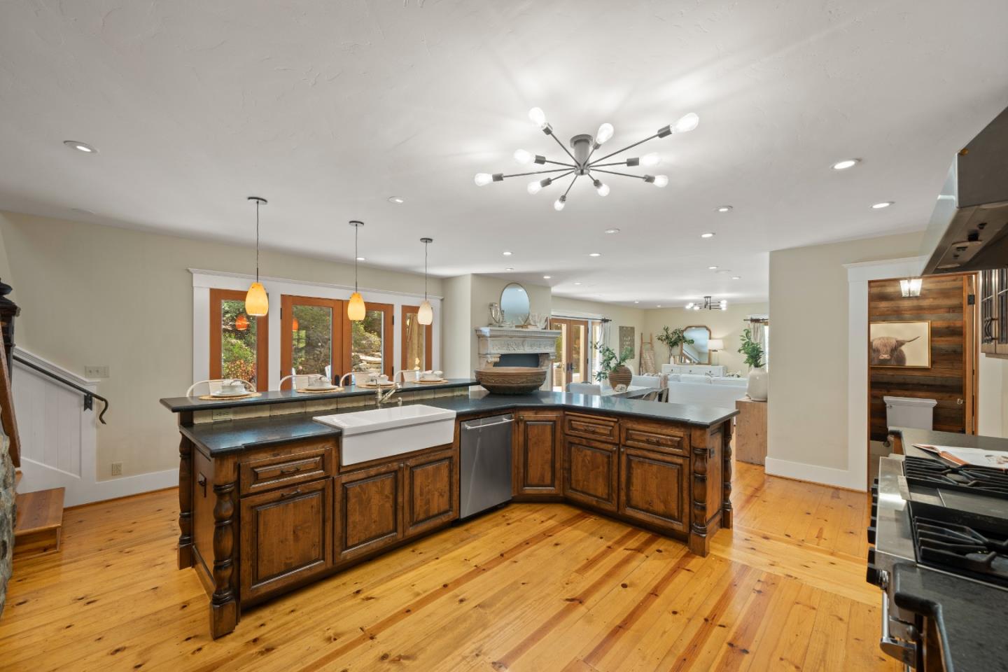 Detail Gallery Image 23 of 97 For 1353 Edgewood Rd, Redwood City,  CA 94062 - 3 Beds | 3/1 Baths