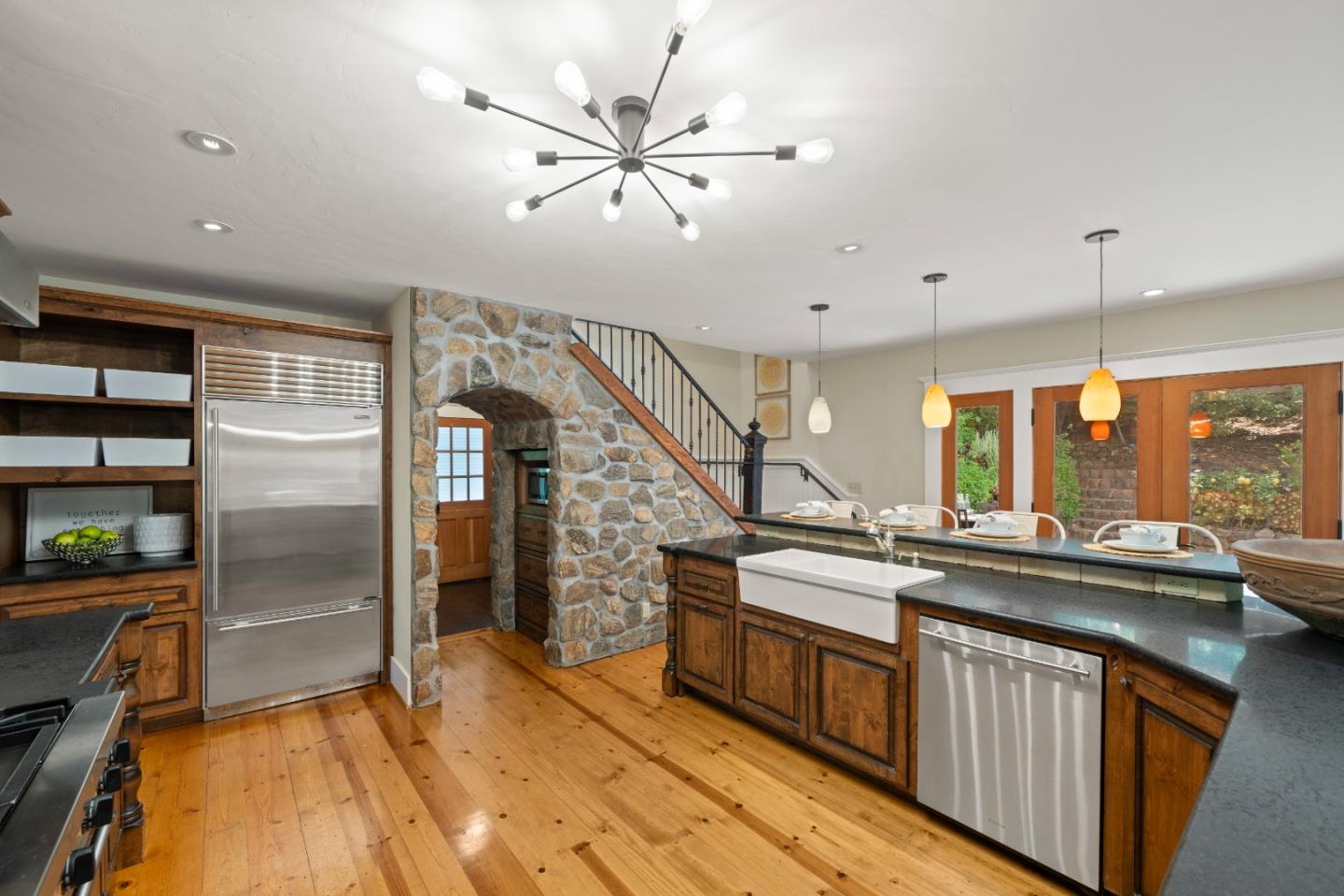 Detail Gallery Image 25 of 97 For 1353 Edgewood Rd, Redwood City,  CA 94062 - 3 Beds | 3/1 Baths