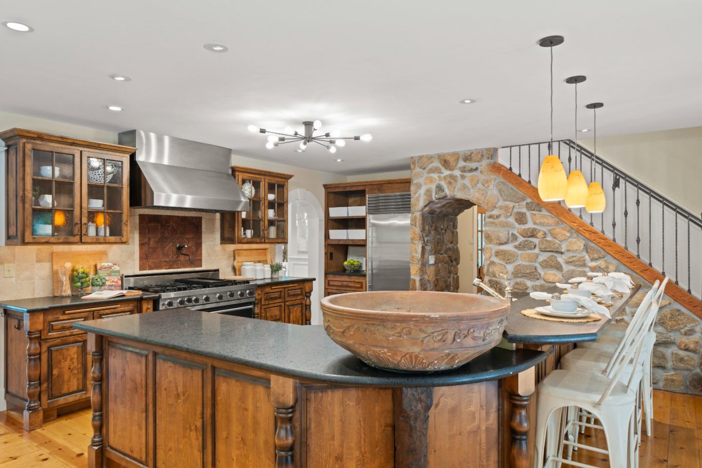 Detail Gallery Image 27 of 97 For 1353 Edgewood Rd, Redwood City,  CA 94062 - 3 Beds | 3/1 Baths