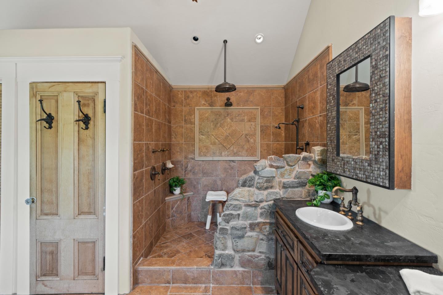 Detail Gallery Image 37 of 97 For 1353 Edgewood Rd, Redwood City,  CA 94062 - 3 Beds | 3/1 Baths