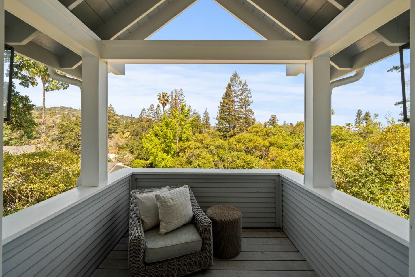 Detail Gallery Image 39 of 97 For 1353 Edgewood Rd, Redwood City,  CA 94062 - 3 Beds | 3/1 Baths