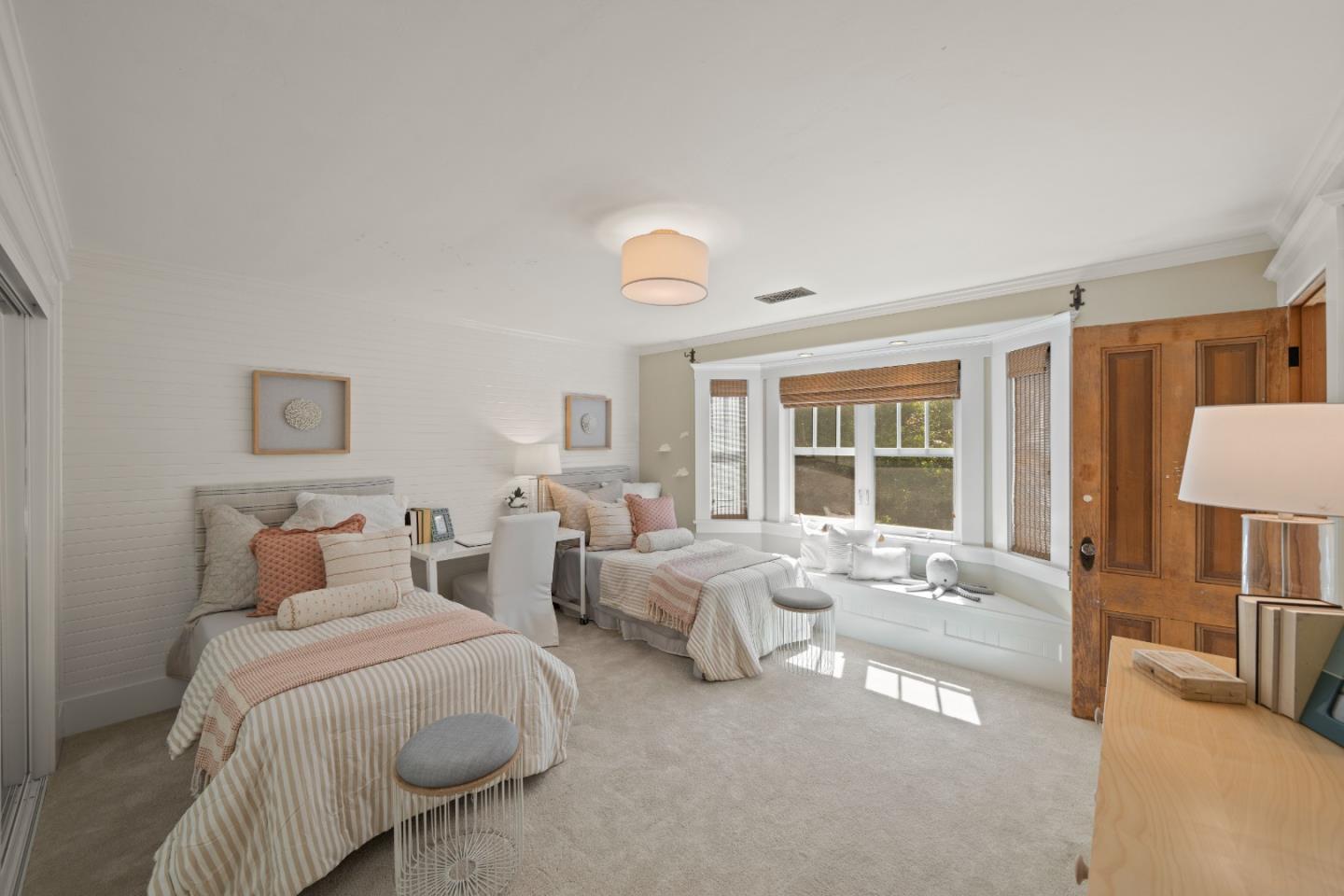 Detail Gallery Image 43 of 97 For 1353 Edgewood Rd, Redwood City,  CA 94062 - 3 Beds | 3/1 Baths