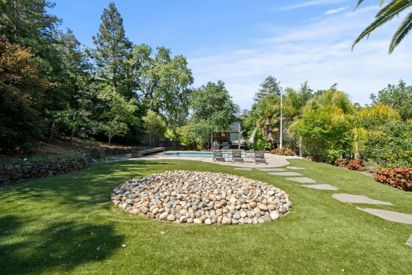 Detail Gallery Image 55 of 97 For 1353 Edgewood Rd, Redwood City,  CA 94062 - 3 Beds | 3/1 Baths